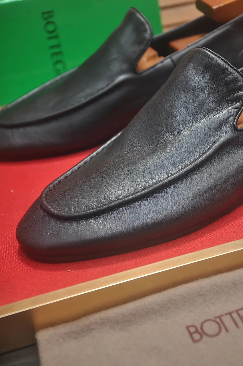 Men's shoes 💰460💶 [Botteg Venetta (BV)] (wallet shoes) exclusive new model official website new model The upper is made of high-quality top calfskin. Delicate feel and flowing luxurious texture. Tailored for refined men to create a noble aura. Delicate and regular Mark hand stitching. Smooth lines. Full sheepskin lining, comfortable to wash sweat. 38-44